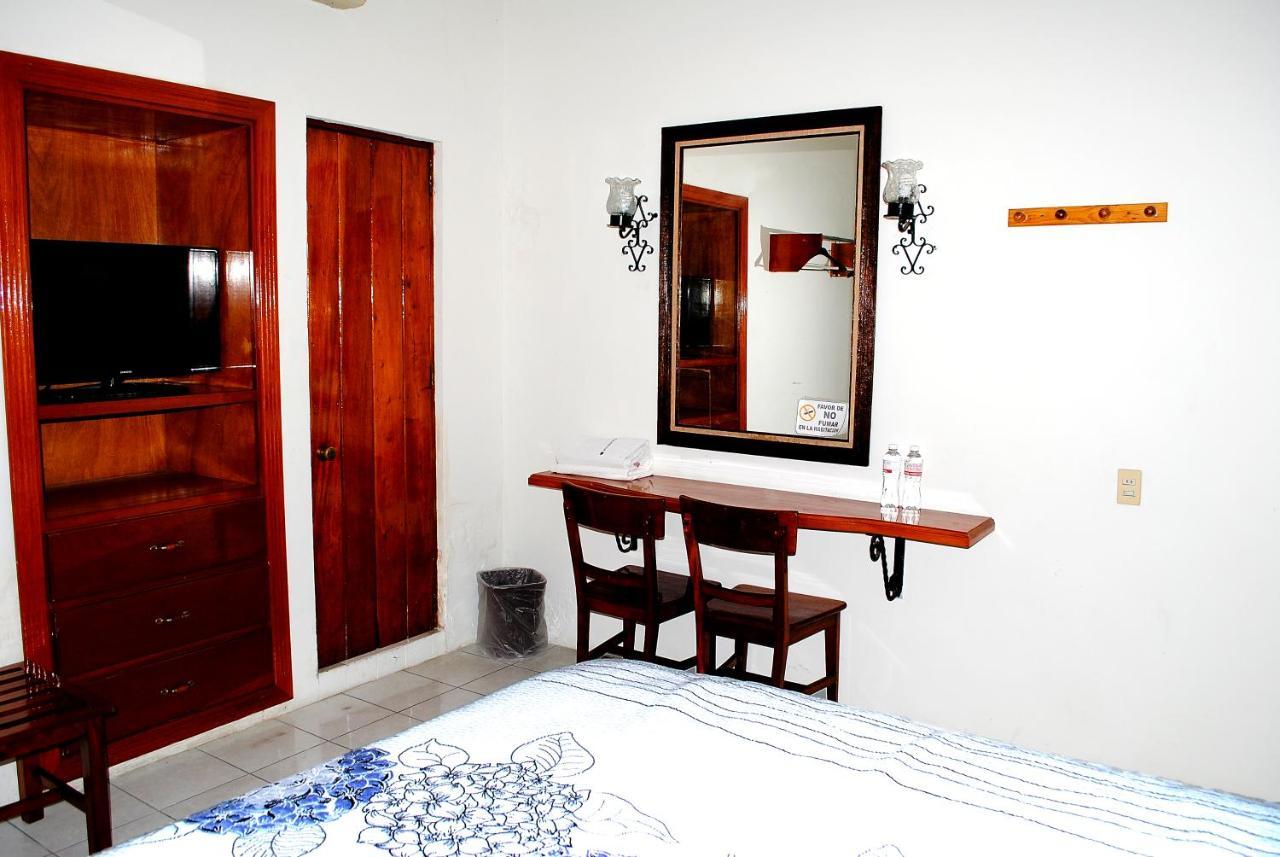 Hotel Posada Del Sol Apatzingan de la Constitucion Exterior photo